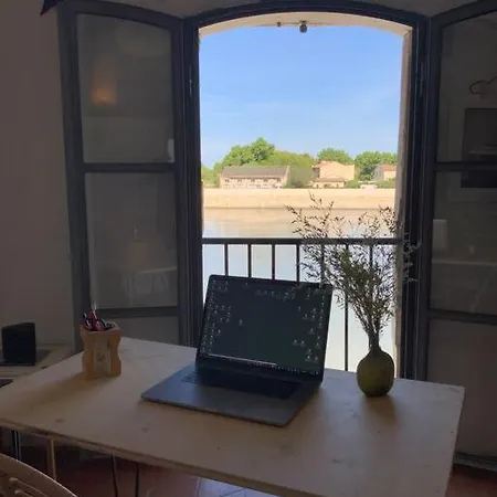 Maison Charmante Au Bord Du Rhone. Holiday home
